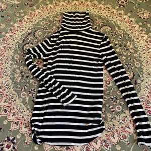 Old Navy XS striped long sleeve turtleneck